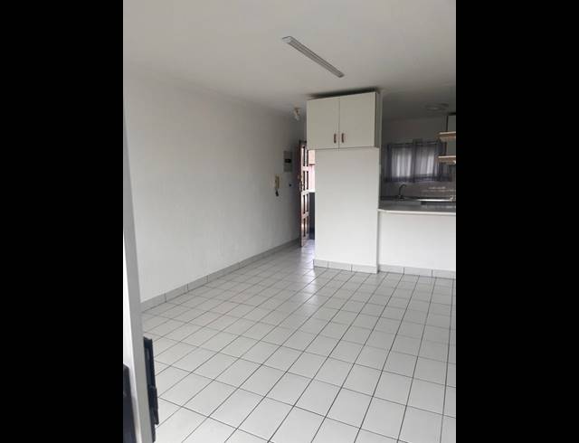 2 BEDROOM PROPERTY TO RENT IN OVERPORT